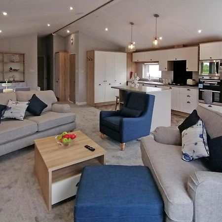 The Springs Lakeside Holiday Park Fladbury Eksteriør billede