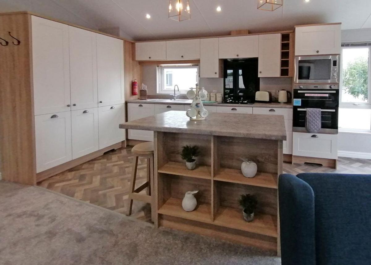 The Springs Lakeside Holiday Park Fladbury Eksteriør billede