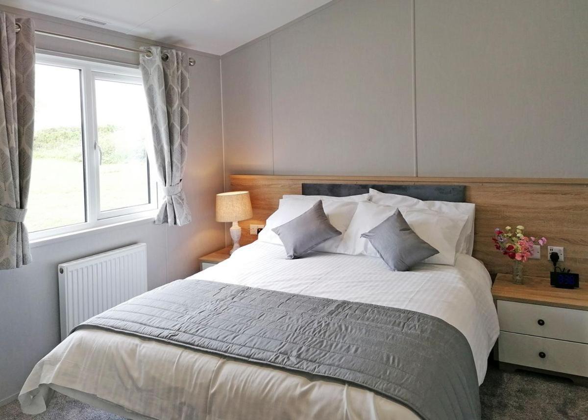 The Springs Lakeside Holiday Park Fladbury Eksteriør billede