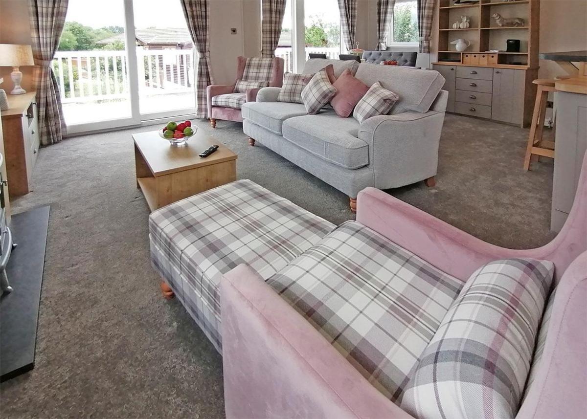The Springs Lakeside Holiday Park Fladbury Eksteriør billede
