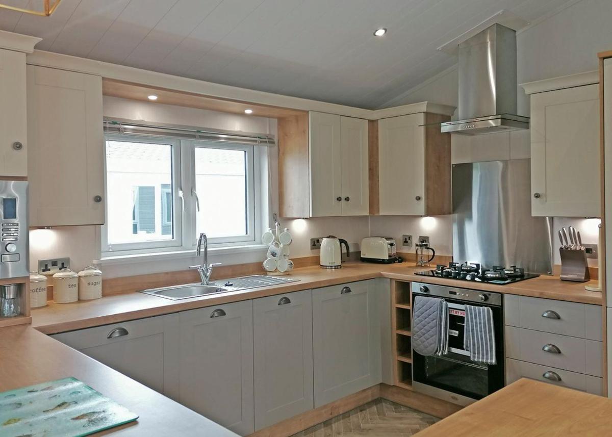 The Springs Lakeside Holiday Park Fladbury Eksteriør billede