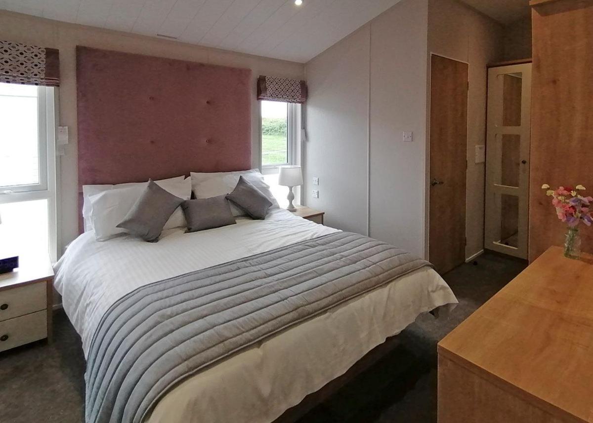 The Springs Lakeside Holiday Park Fladbury Eksteriør billede