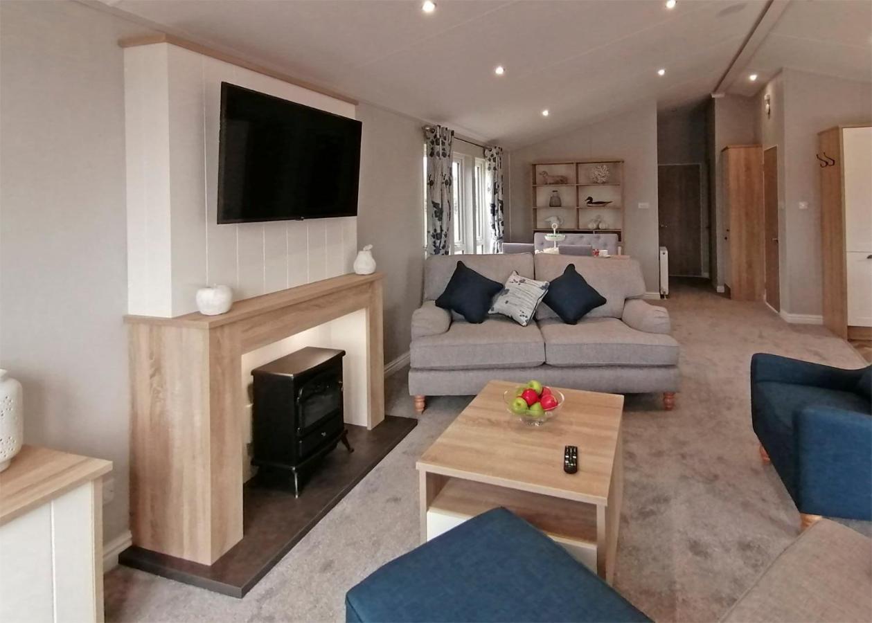 The Springs Lakeside Holiday Park Fladbury Eksteriør billede